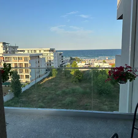 Sea View Modern Apartament شقة *